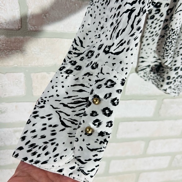 Joie Shauna Animal Print Long Sleeve Blouse in Porcelain Size M - Picture 7 of 10